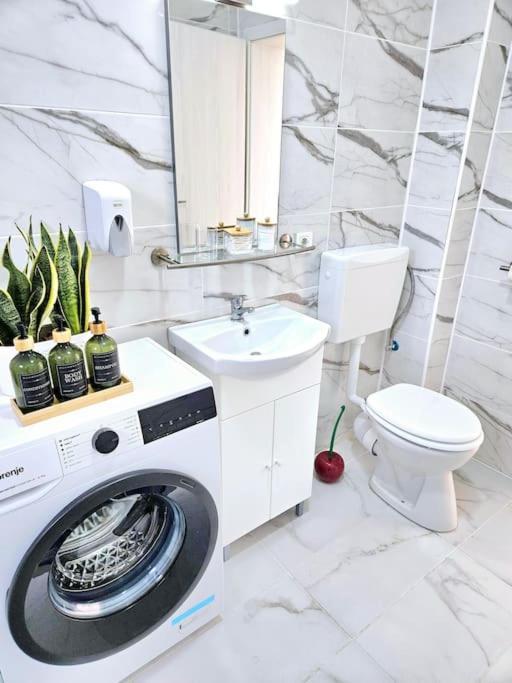 Cozy Sorada 1 Apartment Bragadiru 外观 照片